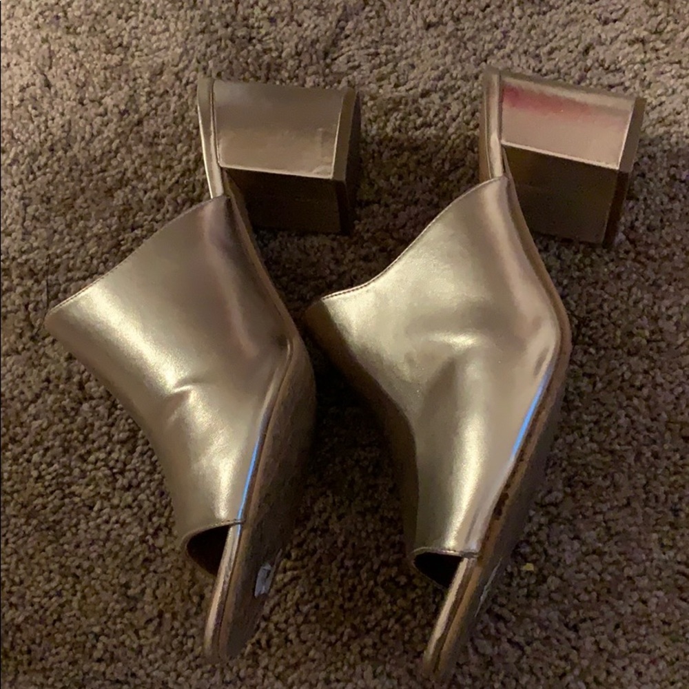 Mules - Picture 2 of 5